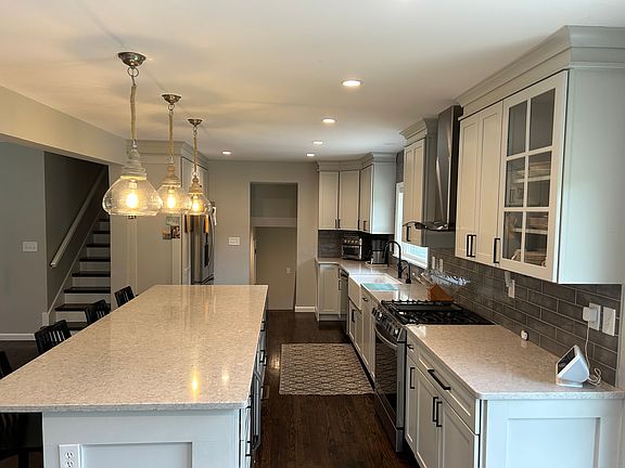 4th image of 2413 Indian Hill Rd