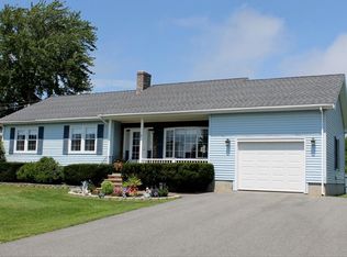 1 Meadowview Dr, Biddeford, ME 04005