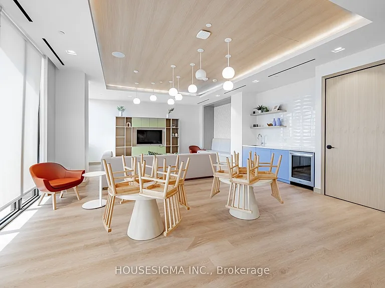 36 Zorra St #1907 — Photo 35