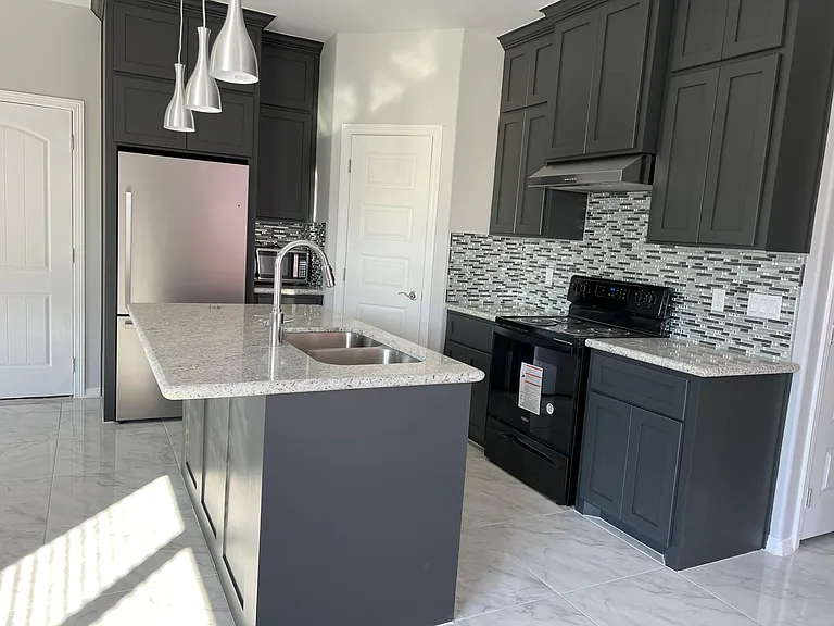 2611 Primrose Ave — Photo 13