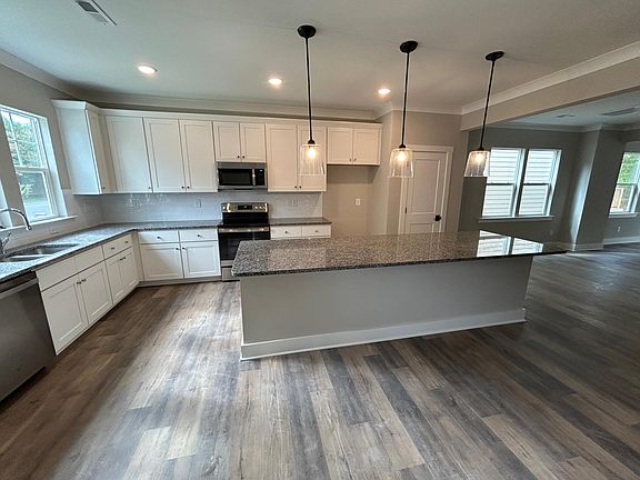 3rd image of 108 Glencoe Ln #101