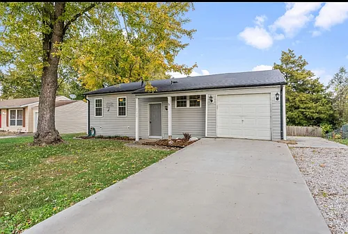2420 Breezy Point Ln Photo 1