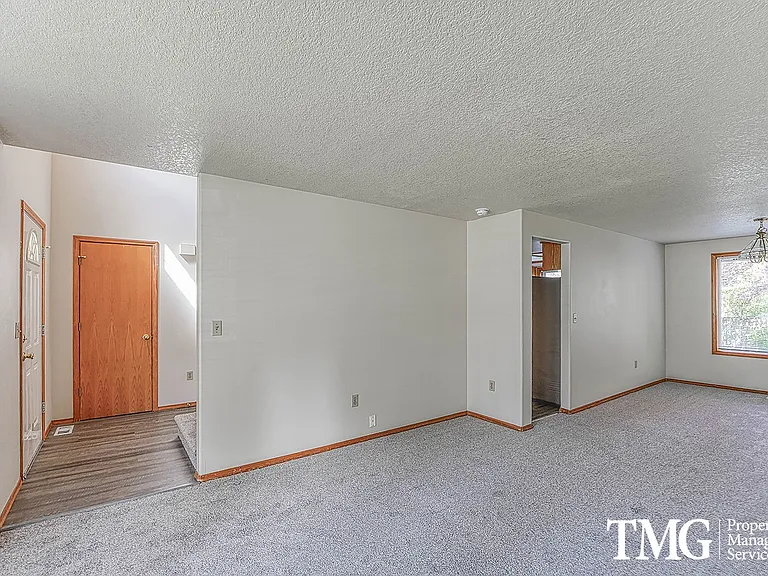 15608 NE 12th St — Photo 5