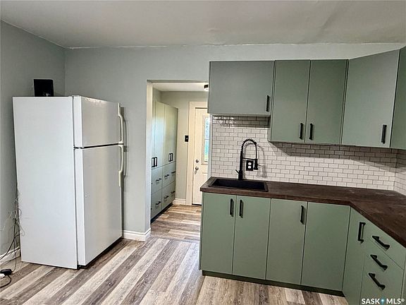 4th image of 302 3rd Street