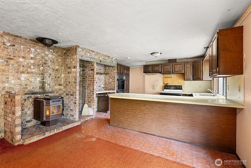 5th image of 626 Ostman Road
