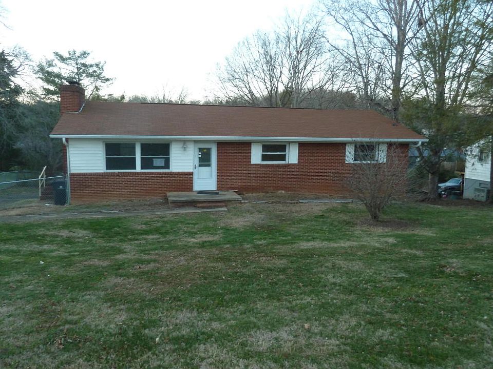 1st image of 609 Centeroak Dr