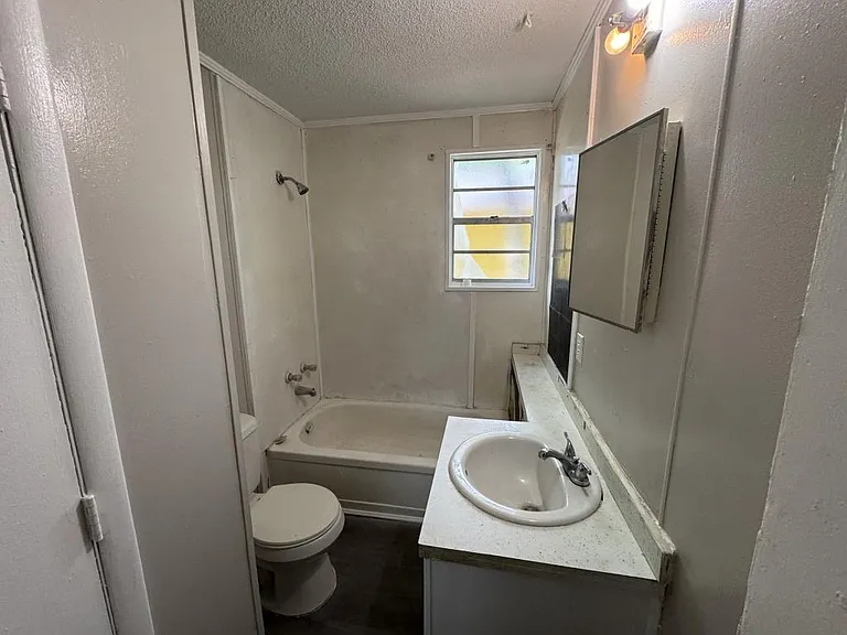 103 Floyd St — Photo 5