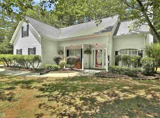 98 Dogwood Lakes Dr, Hampton, GA 30228