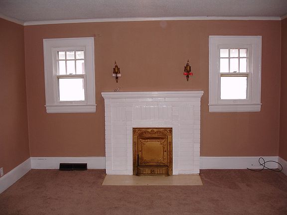 Living Room with new carpet and paint!