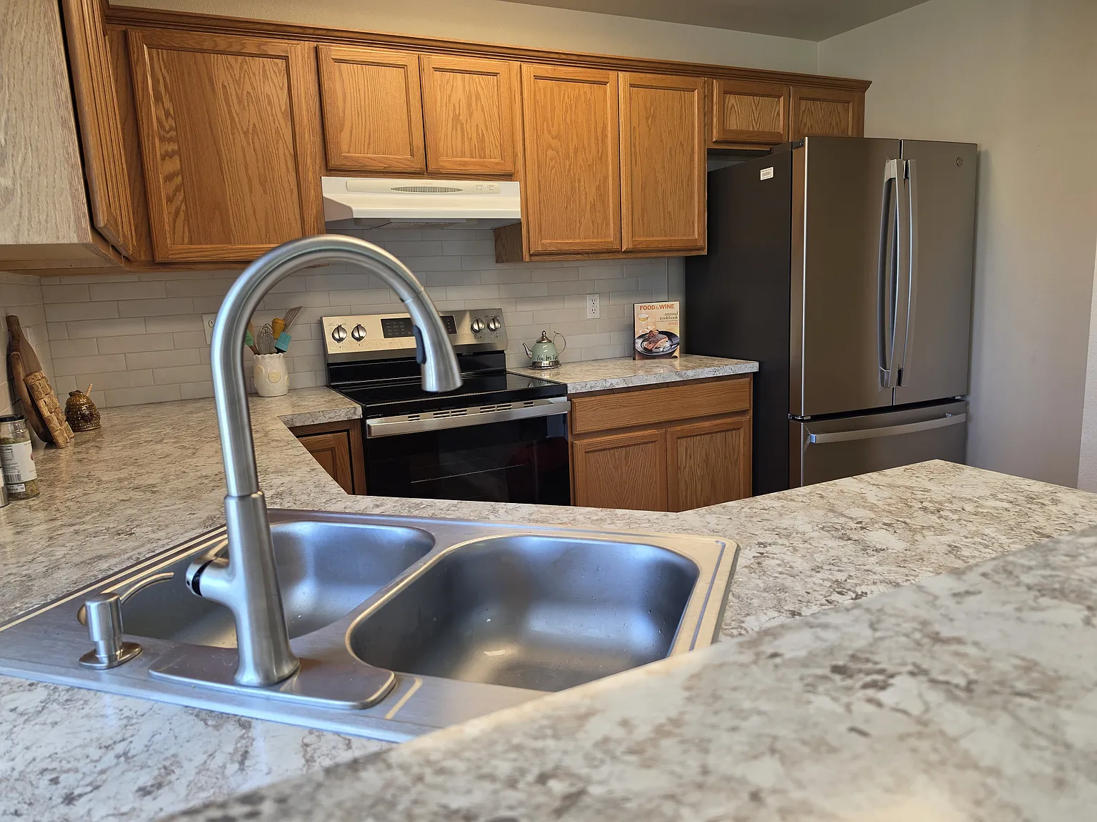3 bed, 1300 sqft, $2,150 — Photo 2