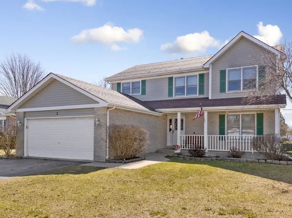 2 Crofton Ct, Lake In The Hills, IL 60156
