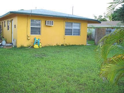 1st image of 609 NW 18th St #B