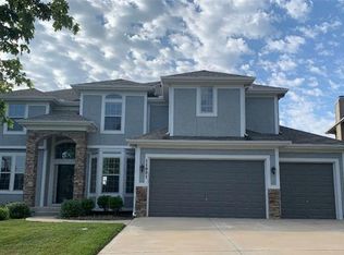 11001 S Barth Rd, Olathe, KS 66061