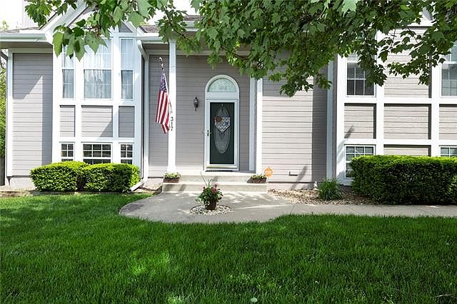 1st image of 317 SE Bordner Dr