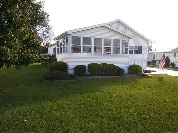 2nd image of 250 Leisure Ln
