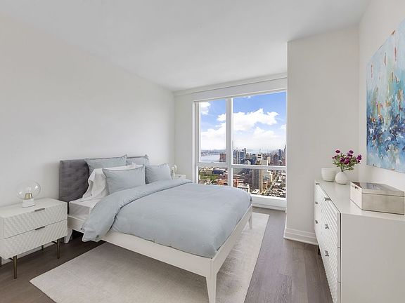 5th image of 460 W 42nd St APT 56L