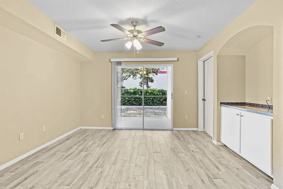 Building Photo - 826 Camargo Way