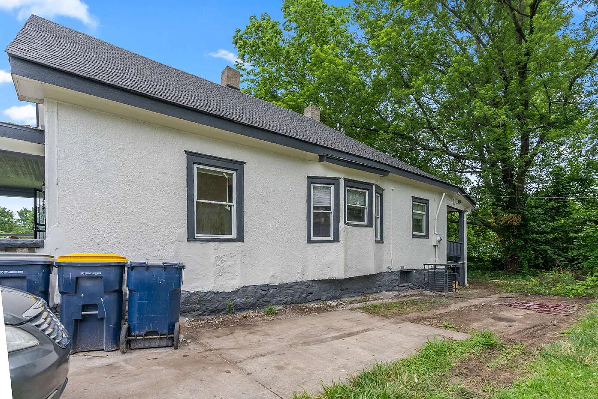 Building Photo - 3417 Brooklyn Ave