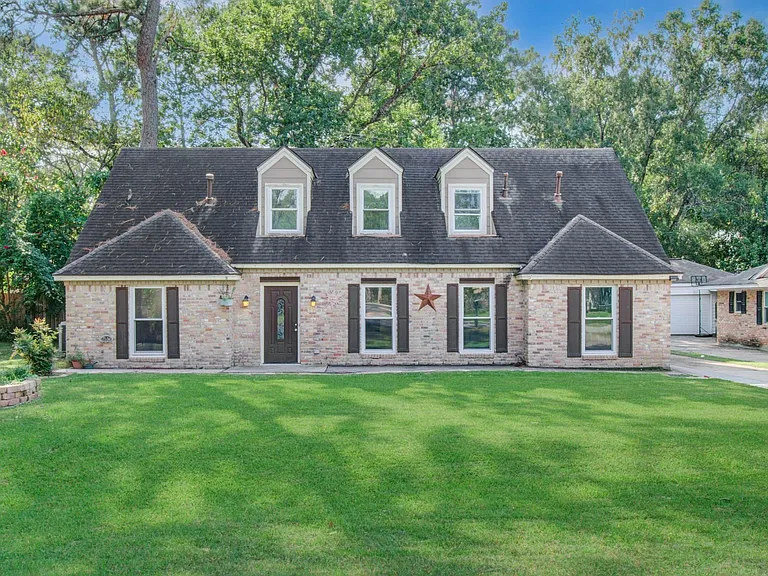 674 Ravensworth Dr — Photo 1