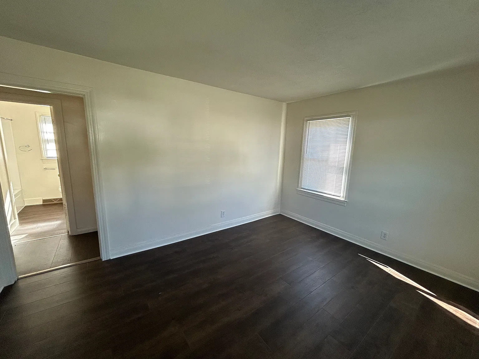 2 bed, 1044 sqft, $950 — Photo 2