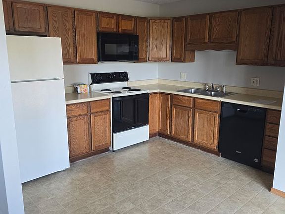 4th image of 2 Quail Hollow Ct APT A