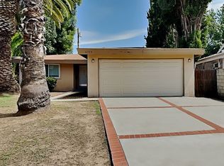 6740 Blewett Ave, Van Nuys, CA 91406