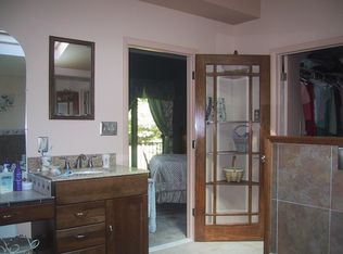 934 Hickory Run Ln, Great Falls, VA 22066