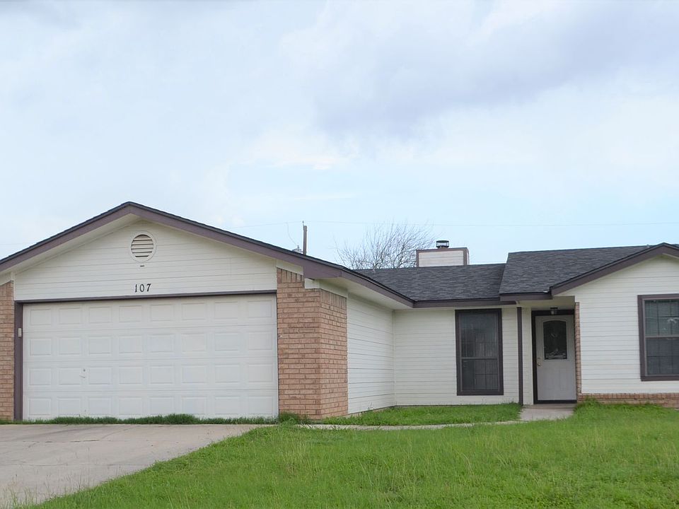 1st image of 107 Bridle Dr