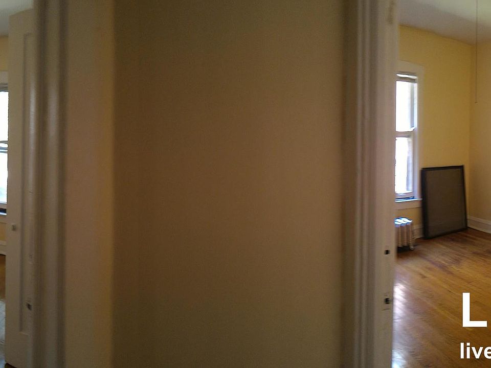 2nd image of 6647-6655 N Newgard Ave #6655G