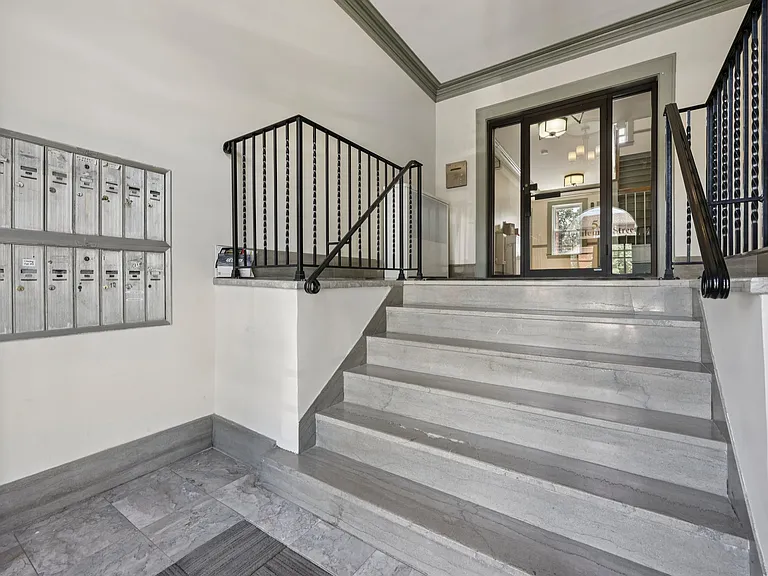 539 Joralemon Street Apts — Photo 20