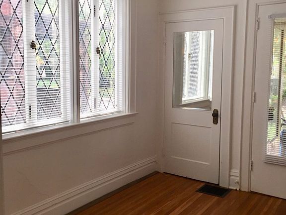 3rd image of 196 Frambes Ave