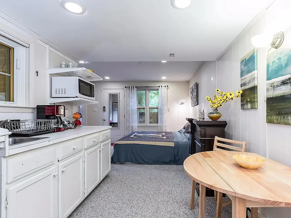 Kitchenette is well equipped with pots and pans, cutlery and knives, full-size refrigerator, mircrowave, deluxe hot plate, full-size washer dryer, Tupperware and more.