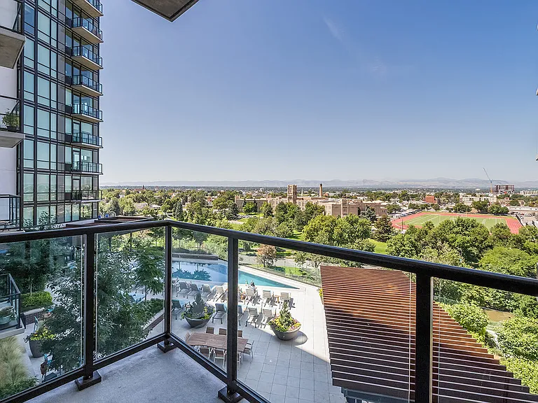 Private terraces in most residences