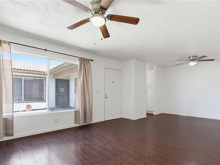 1067 S Citron St — Photo 5