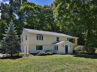 2 Meadowbrook Rd, Dover, MA 02030