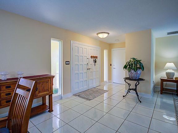 2nd image of 3429 Plantation Dr