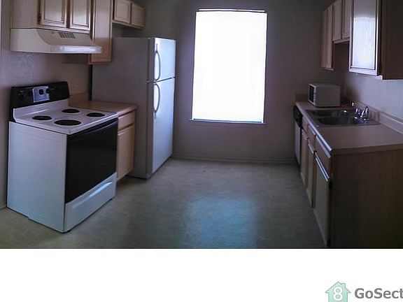2nd image of 1604 Benttree Dr