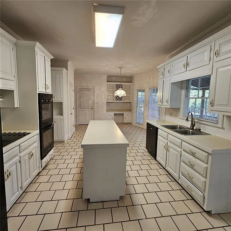 4 bed, 6.0 bath, 2906 sqft, $3,500 — Photo 2