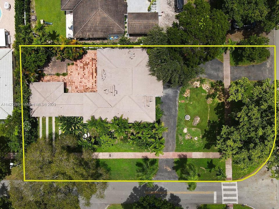 1st image of 2916 Granada Blvd
