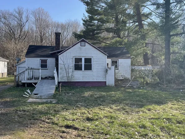 31405 Kansas St, Dowagiac, MI 49047