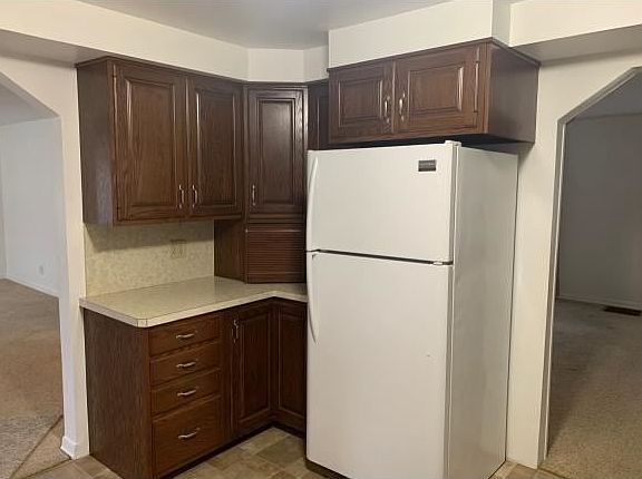 4th image of 301 Torrance Ave