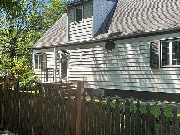 2nd image of 8019 Grand Central Parkway