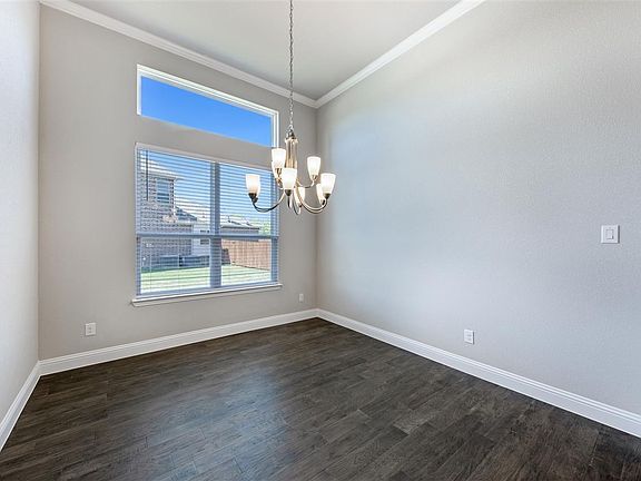 5th image of 204 Laurel Oak Ct