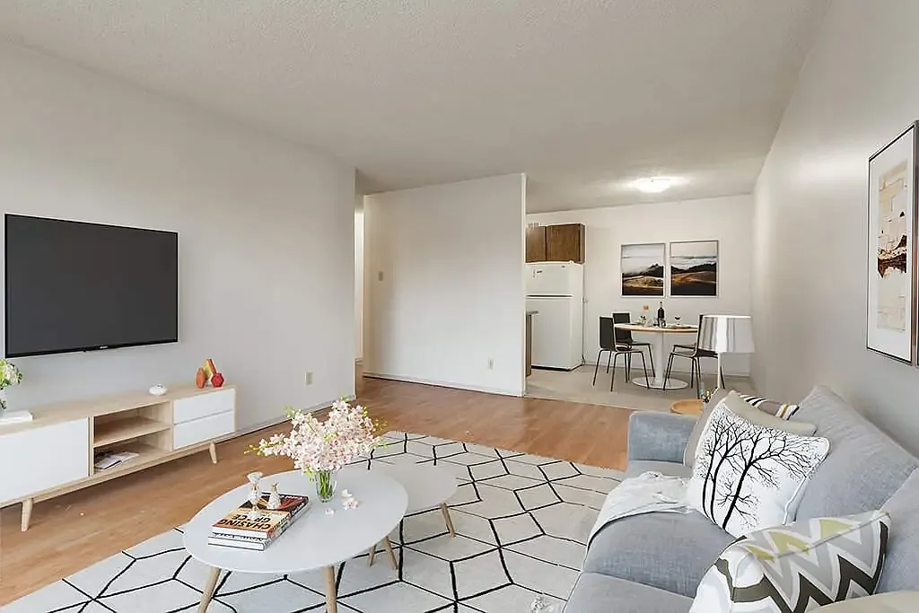 Ruby Court — Photo 3