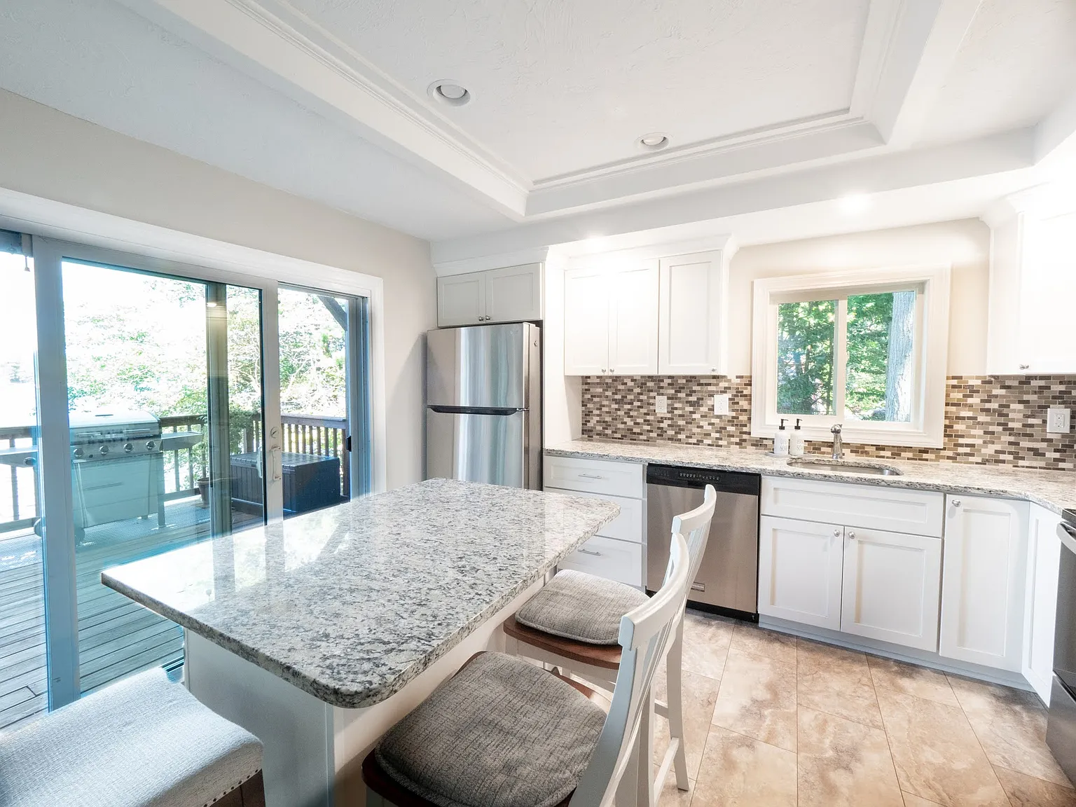 4 bed, 1728 sqft, $4,500 — Photo 2