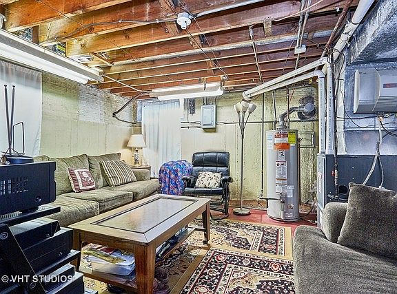 5th image of 7065 W Keeney St