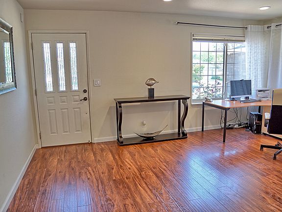 2nd image of 327 Vineyard Dr
