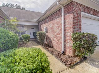304 Sweetwater Ln, Hattiesburg, MS 39402