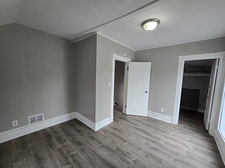 214 Edwards St — Photo 20