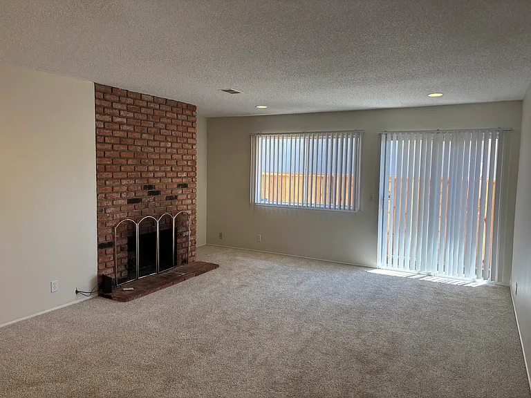 1286 Petal Way — Photo 3